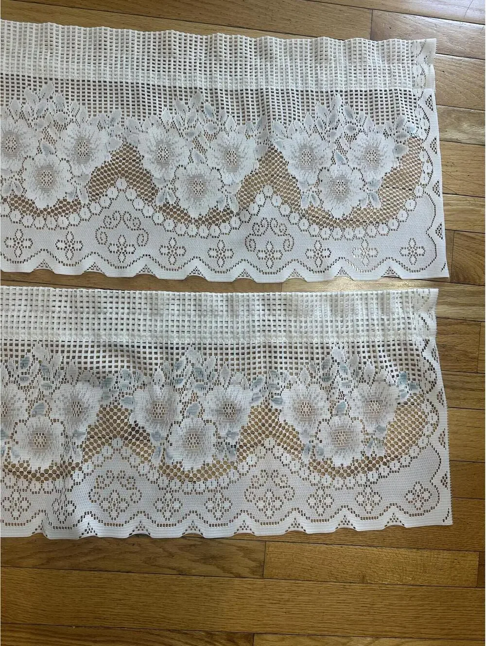 VTG Floral Lace Curtain Valances Pair White Blue Rod Pocket Cottage 14” x 57”